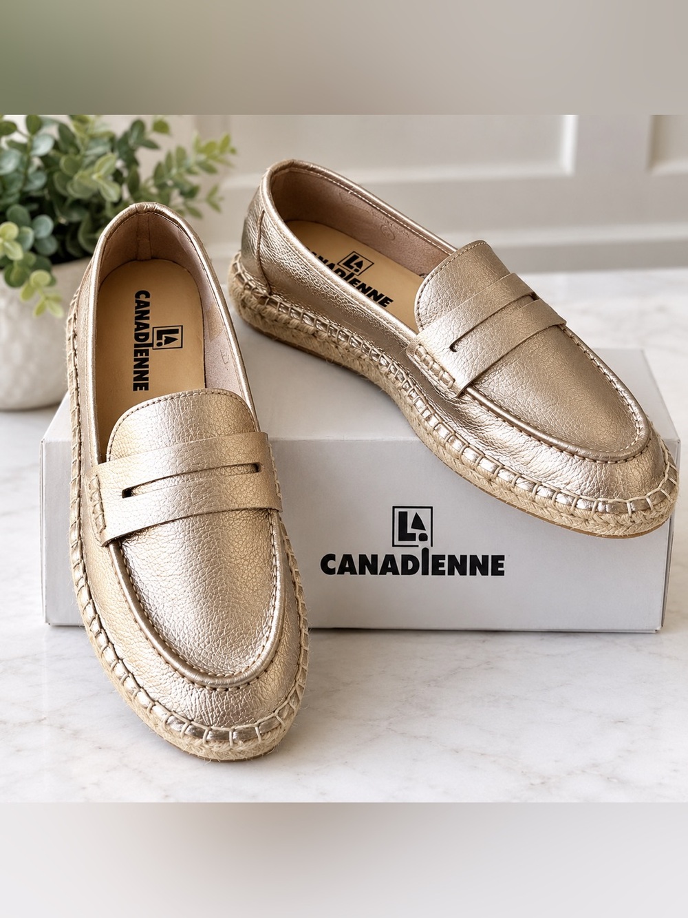 NWT Canadienne Metallic Gold Leather Penny Loafer Espadrilles EU 39 Spain